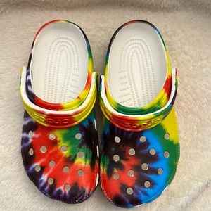 Tie Dye Crocs sz M 5 W 7